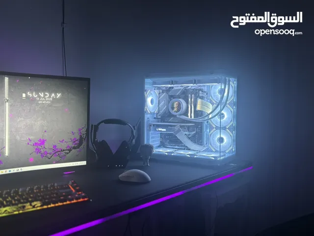 شاشه و ماوس و سماعه وكيبورد