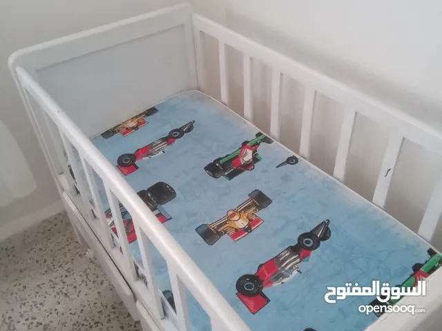سرير اطفال