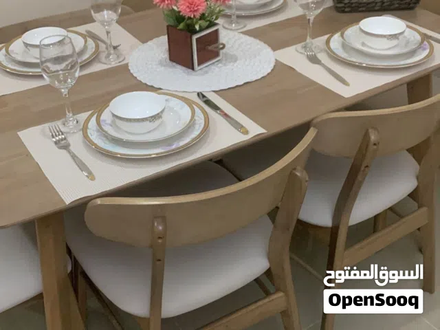 طاولة طعام