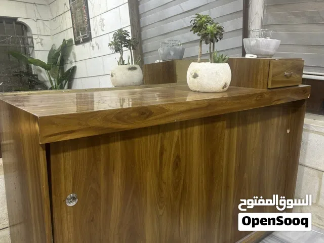 خزانة كنادر مع مرأي