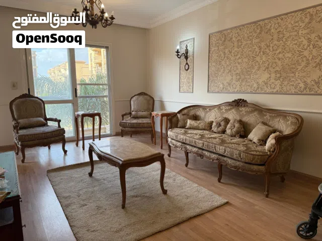 صالون بحالة جيدة جداً