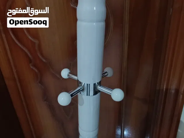 شماعة بيضاء بدون قاعدة