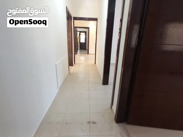 شقه فارغه للإيجار شميساني 160م
