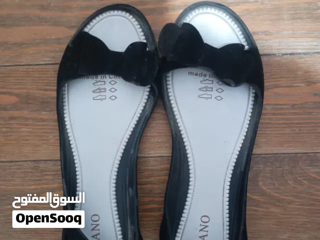 صندل اسود لل نساء