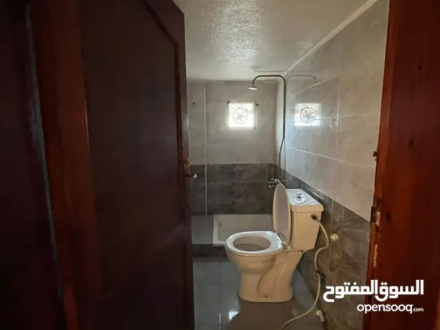 120 m2 4 Bedrooms Apartments for Rent in Mafraq Al-Hay Al-Janoubi