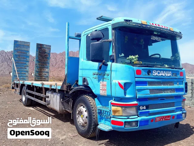 سكانيا رافعه مسطحه نضيفة