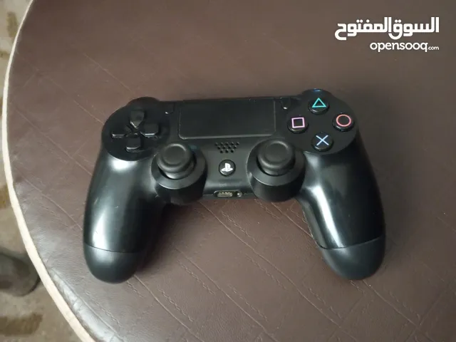 ايد بلاستيشن 4 اصليه للبيع غير قابل للبدل اقرأ الوصف