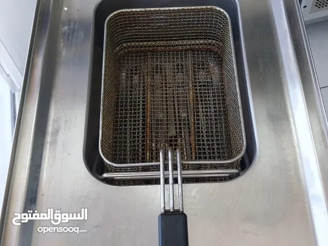 BERTO’S 10L ELECTRIC FRYER ON CABINET E7F10-4M