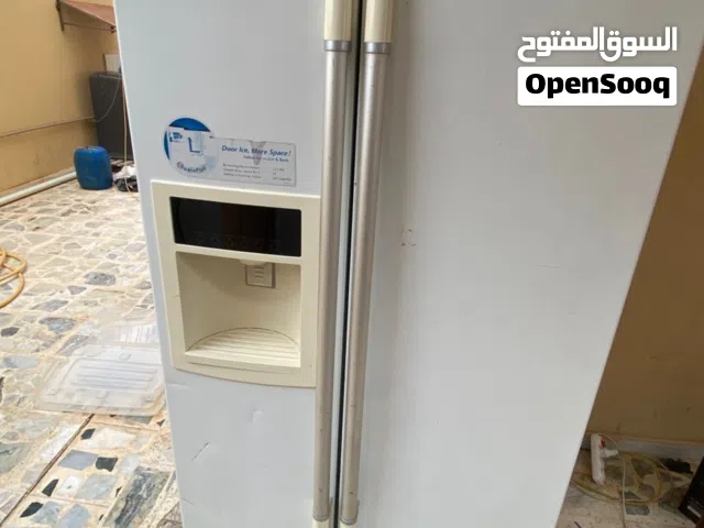 ثلاجه بخاريه للبيع تخدم لكن فيها عيب انت مكان البخار يدير ف ثلج