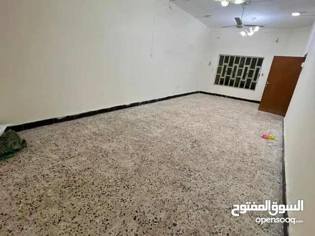 250m2 More than 6 bedrooms Townhouse for Rent in Basra Juninah