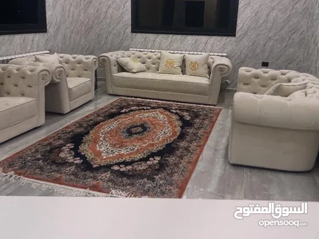 كنب ماركة جوتشي للبيع بسعر مغري جداً