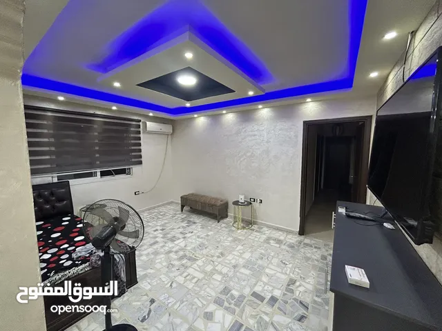 شقة طابق رابع اخير مع روف واطلالة مميزة جدا بسعر لقطة
