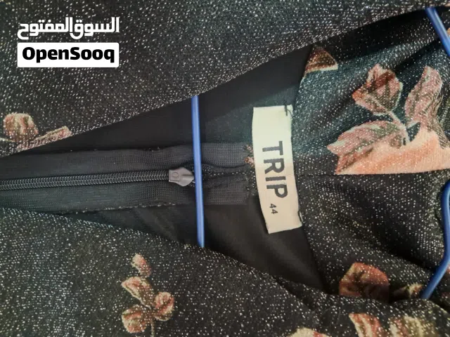فساتين لبسه وحدة وفي جديد ولا لبسه