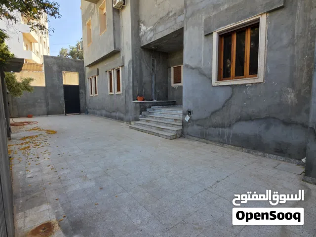 دور من فيلا للإيجار الشهري - السبعة خلف مسجد بن قصيعة موقع هادي