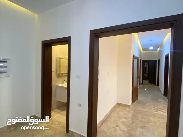 165m2 4 Bedrooms Apartments for Rent in Tripoli Zawiyat Al Dahmani
