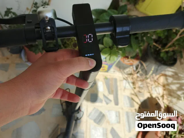 سكوتر مستعمل بحالة الوكالة محطوط اعجال سلكون يعني لا ببنشر ولا بفش