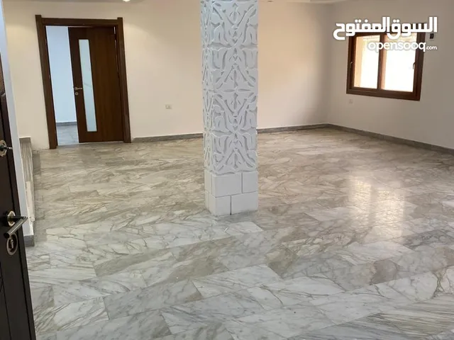 فيلا دورين للإيجار في السياحية R2104.