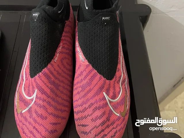 43 Sport Shoes in Amman