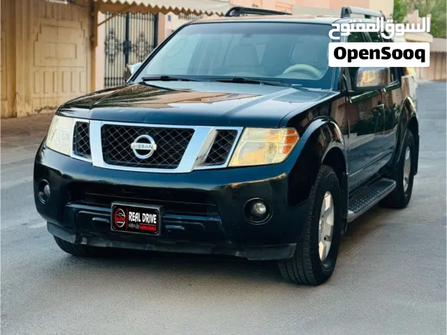 2008 نيسان باثفايندر Standard