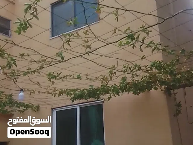 180 m2 More than 6 bedrooms Townhouse for Sale in Amman Baqa'a Camp