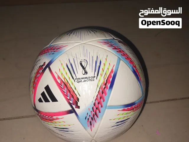 كرة كأس العالم 2022 صغيرة صنعت في 2022 دون أي خدوش و اتمنى انها تعجب صغاركم و اتمنى ان تعجبكم