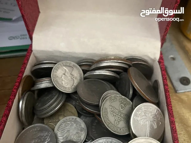 عمل نقدية قديمة للبيع