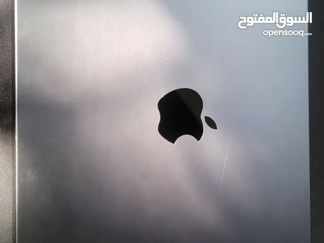 للبيع لابتوب ماك بوك برو لباقي التفاصيل اقرأ المنشور.