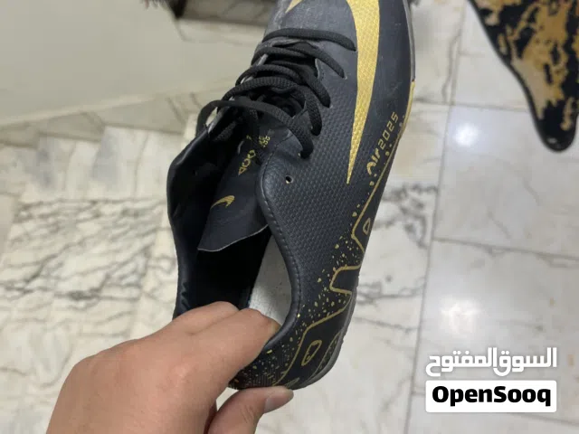 بوت نايك لعب فيه نيمار