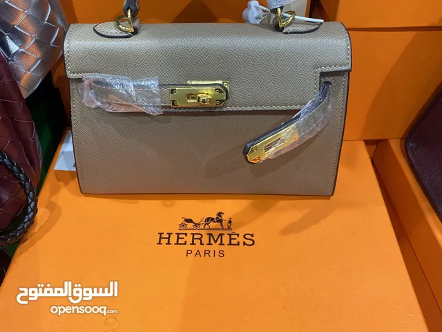 شنطة يد " هيرمز " تقليدي اللون أسود و بيج مع بوكس