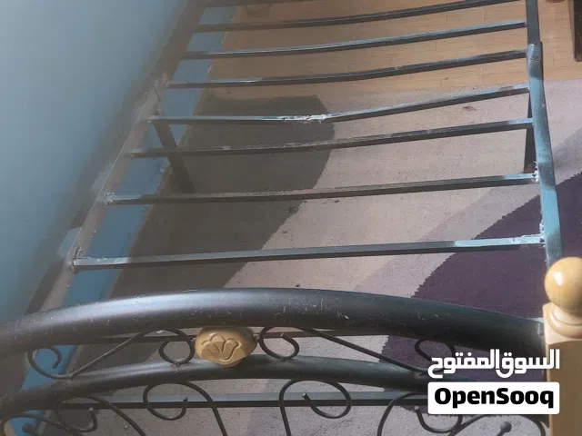 تخت مفرد للبيع