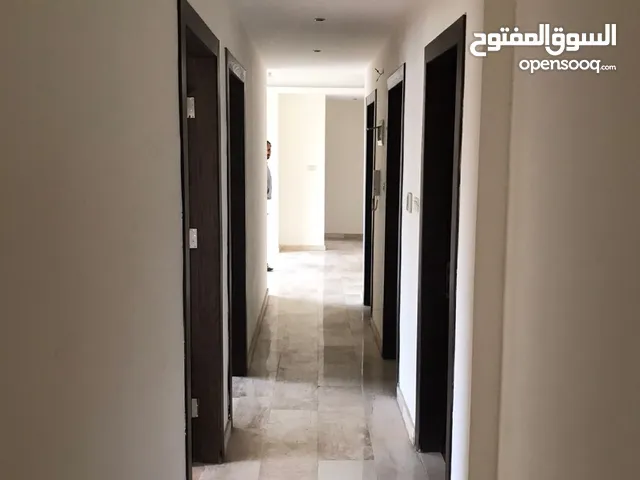 230 m2 4 Bedrooms Apartments for Sale in Amman Deir Ghbar