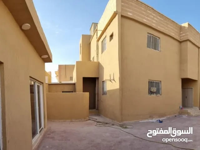 450 m2 More than 6 bedrooms Villa for Rent in Al Riyadh Al Hazm