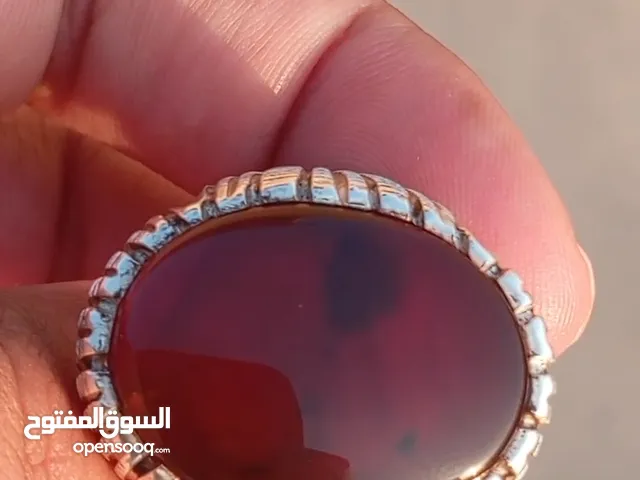 خاتم عقيق يماني احمرررر بلطخة زعفران
