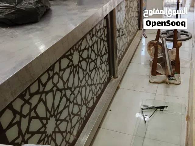 عدة مطعم متفرقه نظيفه