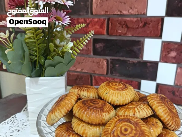 كعك يمني. متوفر معمول زبده المراعي والسميد. بسكويت اللانكشير