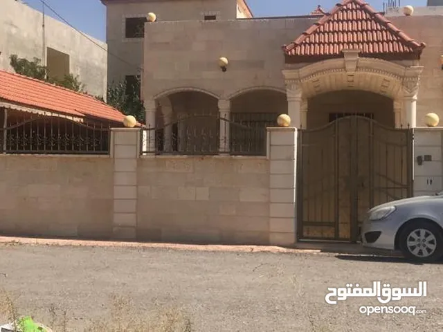 260 m2 More than 6 bedrooms Townhouse for Sale in Mafraq Hay Al-Zohoor