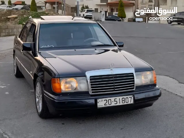 1991, مرسيدس بنز, الفئة-E, E 200