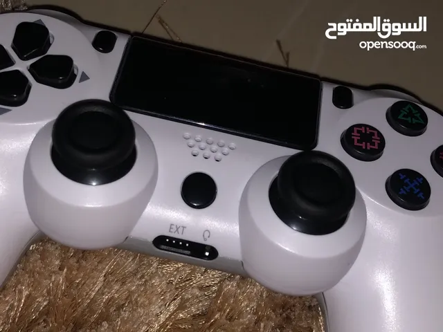 يد سوني فور جديده 800 امبير تقدر تلعب فيه على بعد 8m