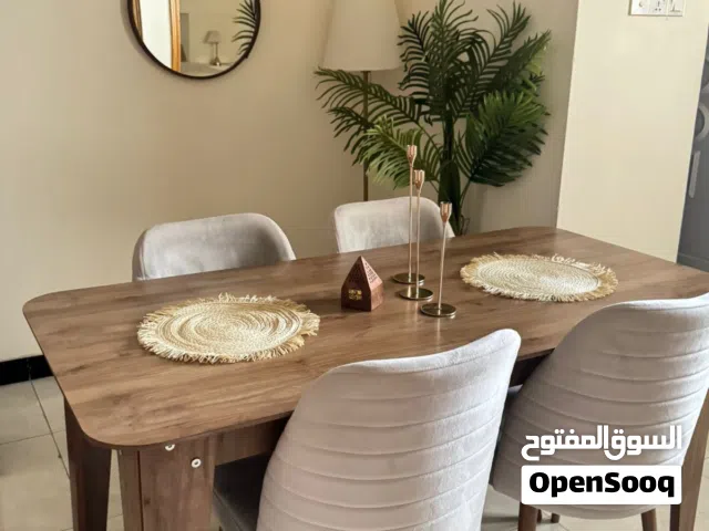 طاولة طعام جديده