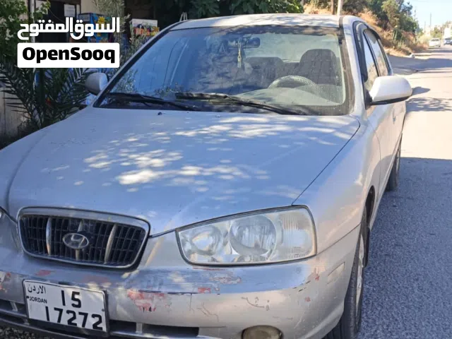 2000 هيونداي افانتي Standard
