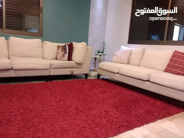 طقم كنب وارد كندا للبيع لضرورة تسليم االبيت والسفر