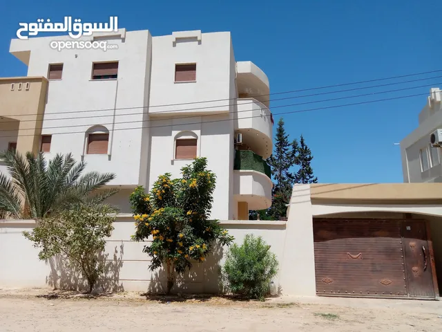 950 m2 More than 6 bedrooms Villa for Sale in Tripoli Al-Hadba Al-Khadra