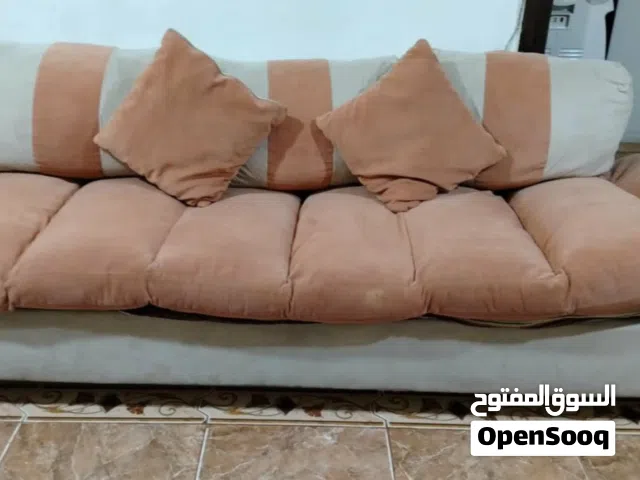 طقم كنب امريكي بحاله جيده جدا  للبيع
