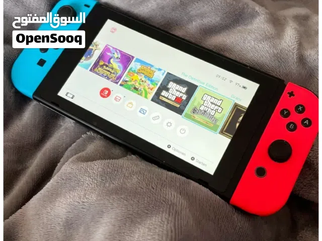 نتيندو سويتش الجيل الاول / نظيف و مستعمل استعمال خفيف / بدون شاحن / مع شنطه