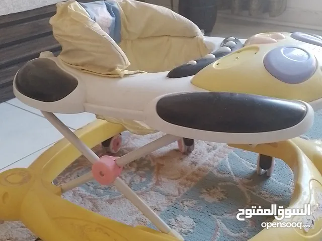مشاية اطفال بحالة جيدة جدا