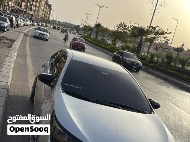 2015 تويوتا كورولا Standard