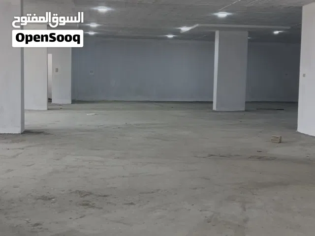 مستودعات بمساحات كبيرة للإيجار