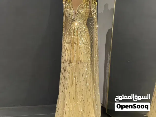 فساتين سهرة وخطوبة جديدة