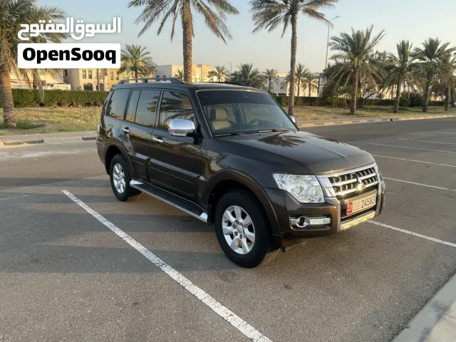 2017 ميتسوبيشي باجيرو GLS MID