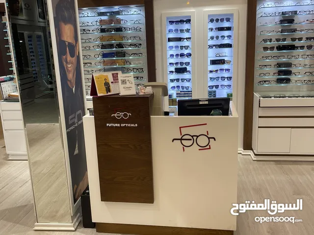 استثمار مميز ومربح مطلوب شريك برأس المال لفتح محل بصريات في دبي
